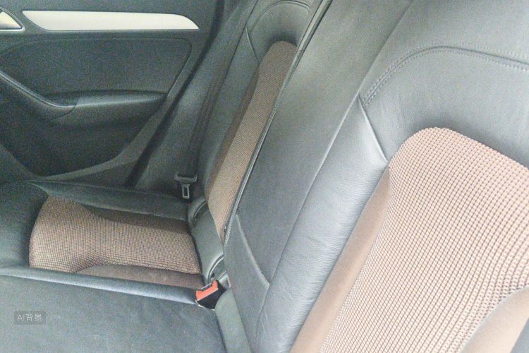 Audi Q3 2017 car image #19