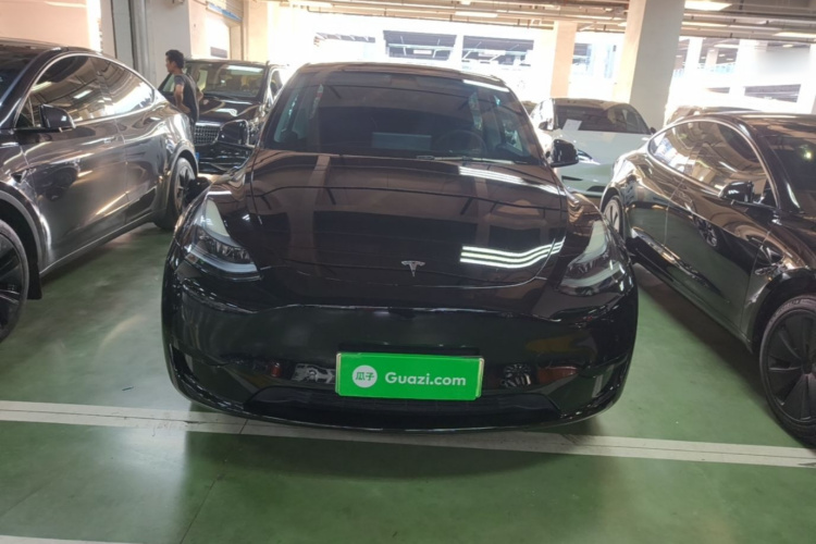 Tesla Model Y 2023 car image #3