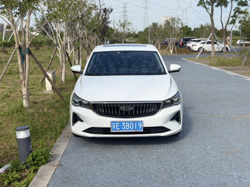 GEELY Emgrand 2022 car image #2