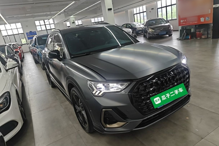 Audi Q3 2023 car image #4