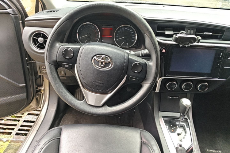 Toyota Corolla 2017 #12 Toyota Corolla 2017 car image #12