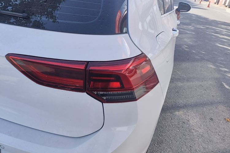 Volkswagen Golf 2022 car image #8