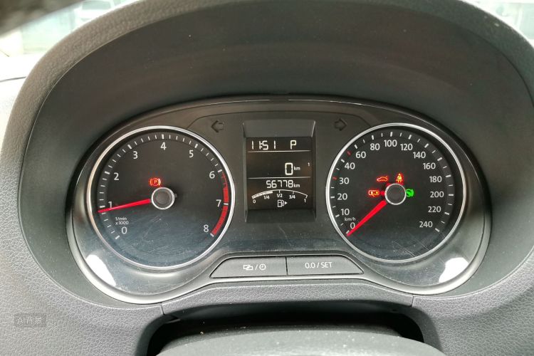 Volkswagen Polo 2016 #13 Volkswagen Polo 2016 car image #13
