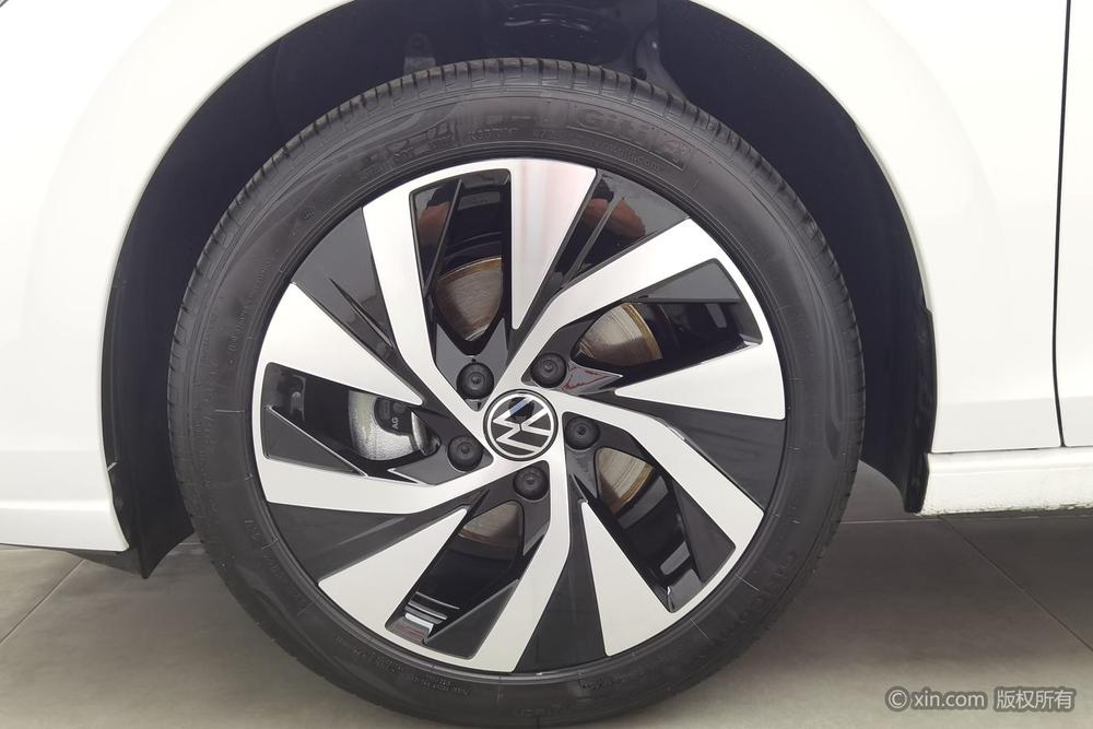 Volkswagen Golf 2026 صورة سيارة #11