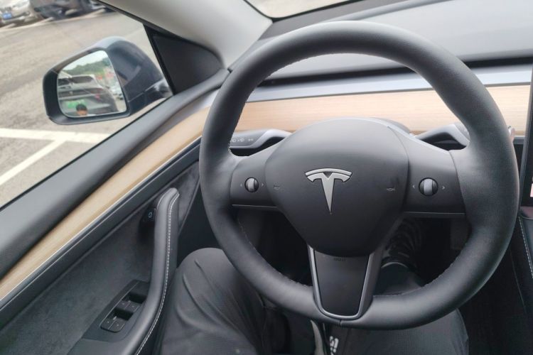 Tesla Model Y 2022 #11 Tesla Model Y 2022 car image #11