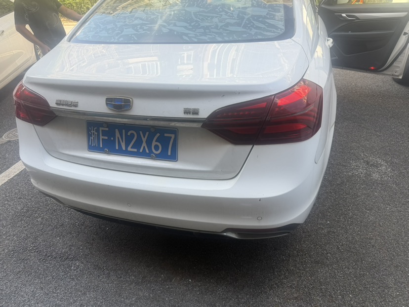 GEELY Emgrand 2018 car image #3