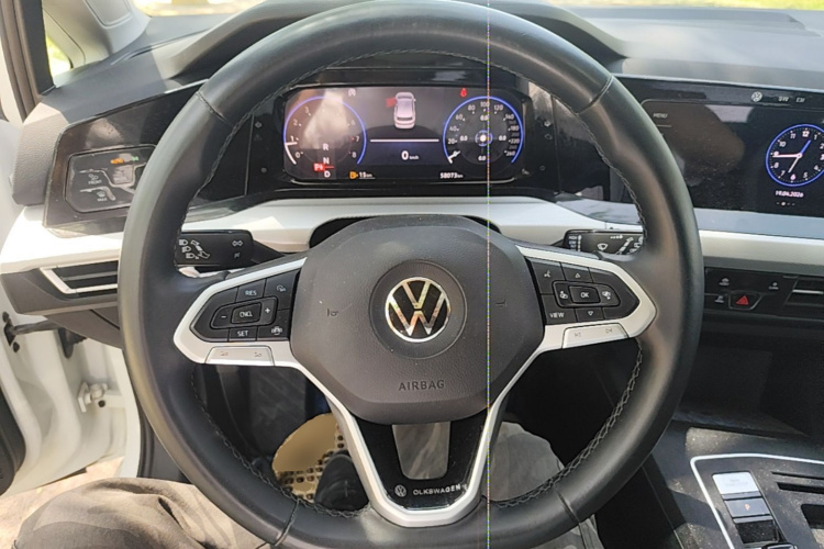 Volkswagen Golf 2022 изображение автомобиля #11