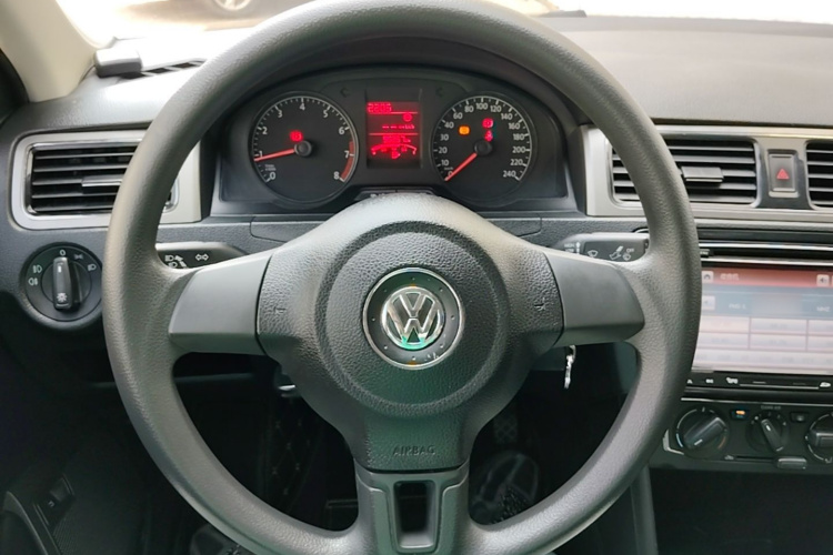 Volkswagen Santana 2016 car image #15