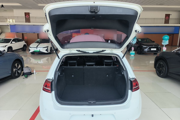 Volkswagen Golf 2017 car image #19
