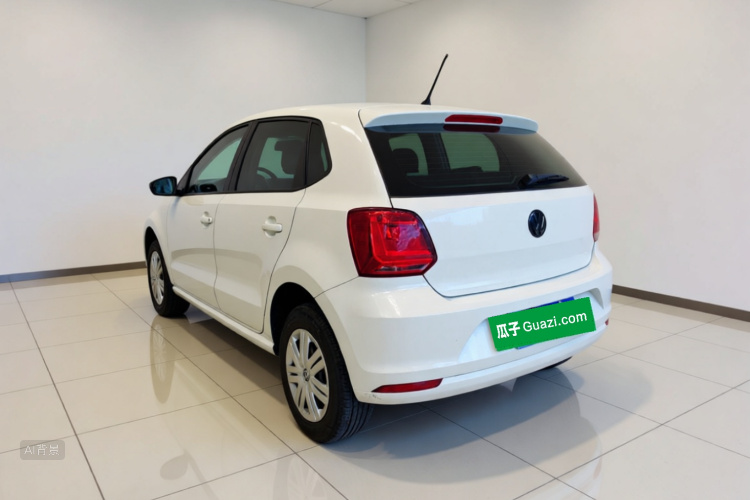 Volkswagen Polo 2015 car image #5