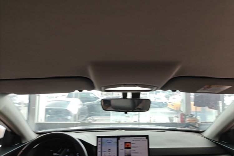 GEELY Emgrand 2026 car image #18