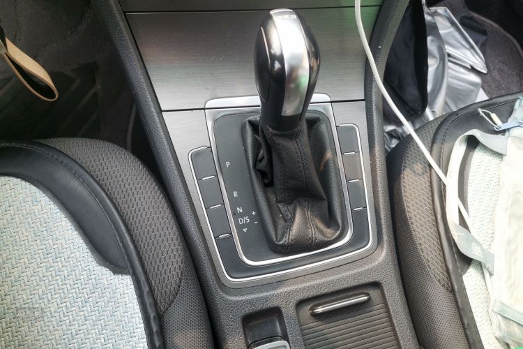 Volkswagen Golf 2016 car image #16