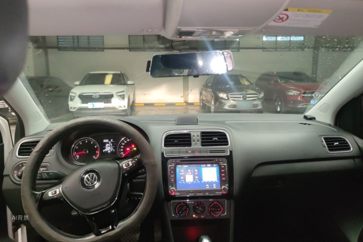 Volkswagen Polo 2016 car image #11