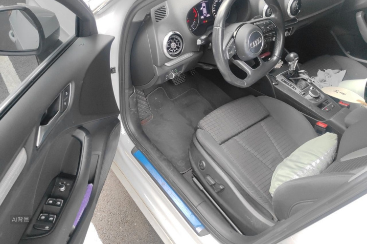 Audi A3 2018 car image #18