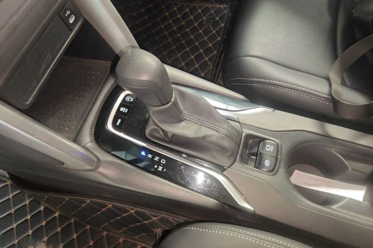 Toyota Corolla Cross 2023 immagine di auto #14