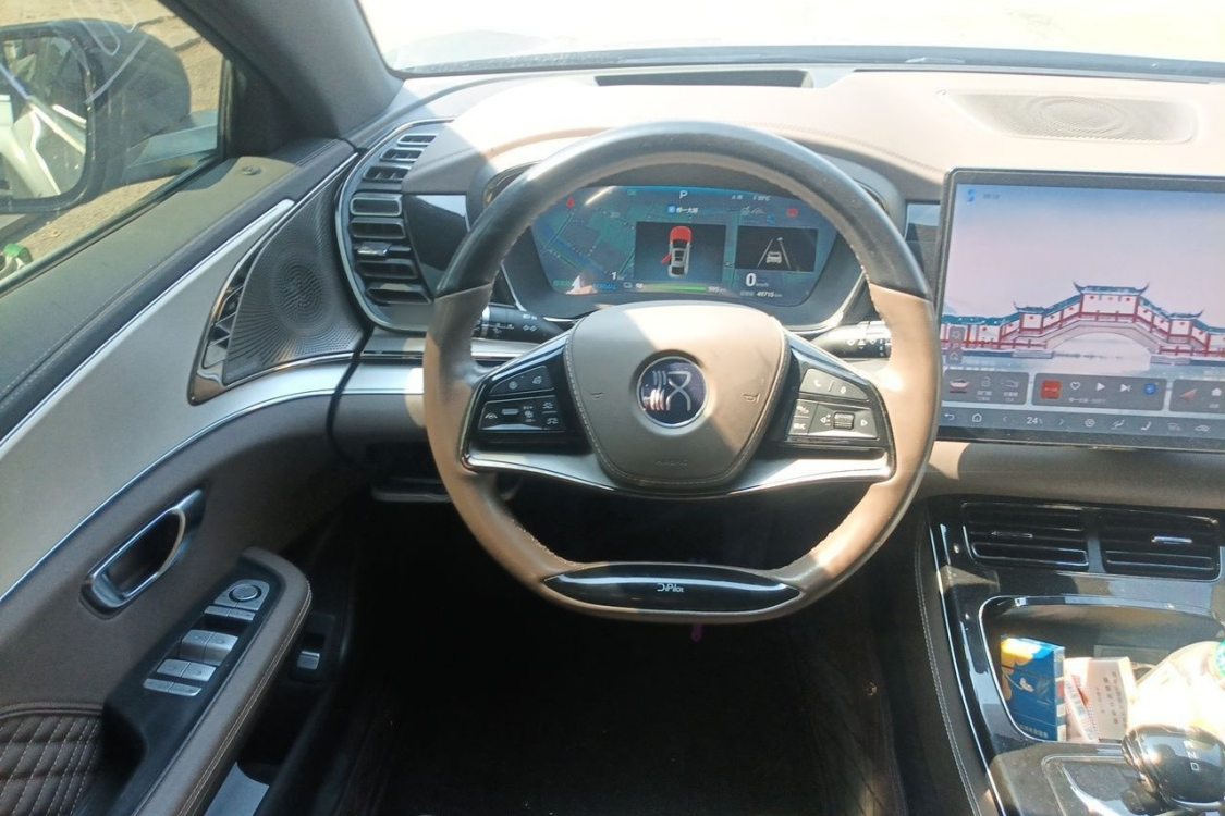 BYD Han 2024 car image #24