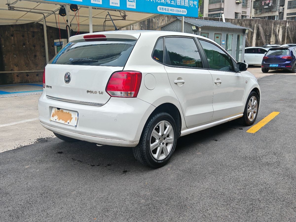 Volkswagen Polo 2012 car image #10