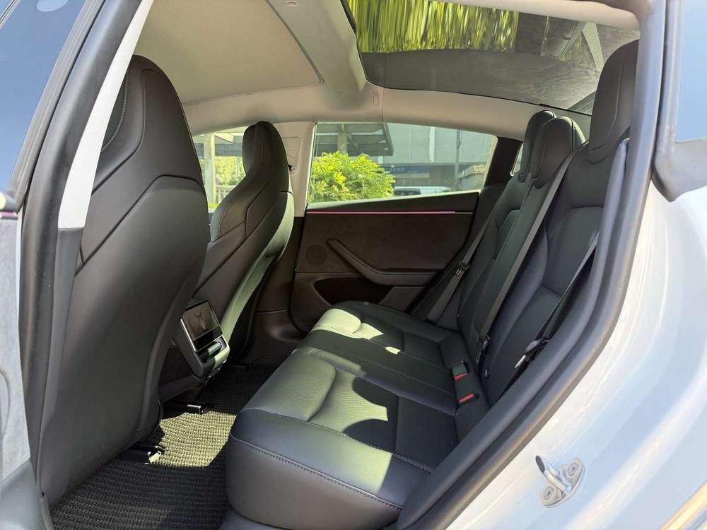 Tesla Model 3 2025 car image #9