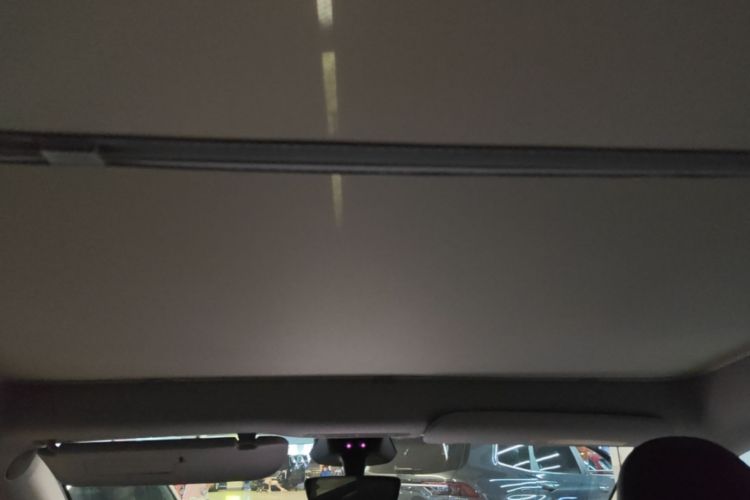 Tesla Model Y 2024 car image #18