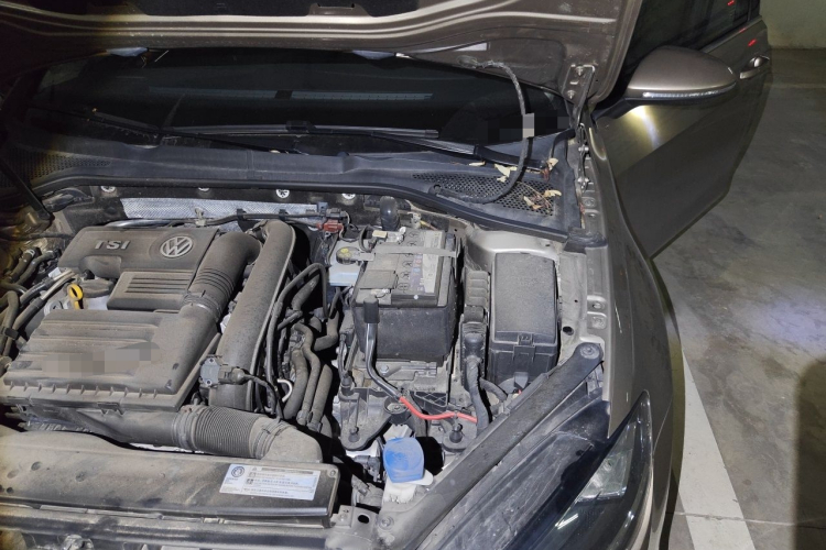 Volkswagen Golf 2018 car image #23