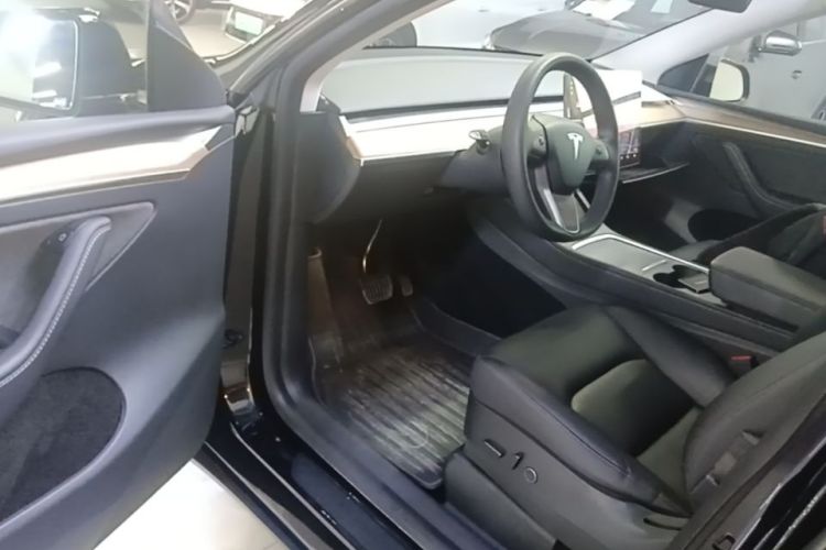 Tesla Model Y 2021 #16 Tesla Model Y 2021 immagine di auto #16