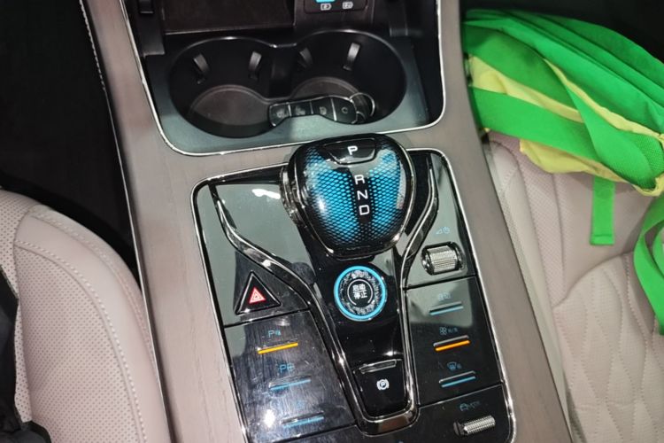 BYD Han 2025 immagine di auto #14