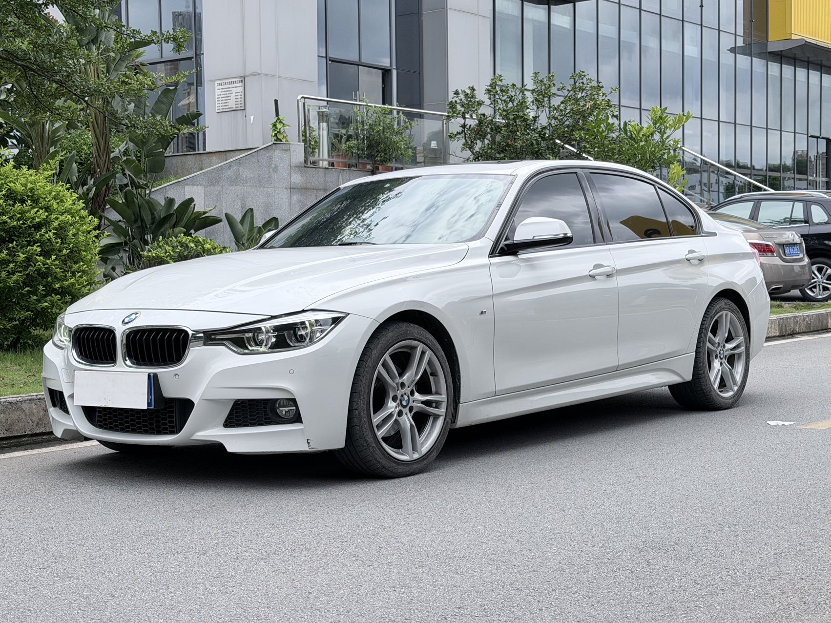 BMW 3 Series 2018 #2 BMW 3 Series 2018 car image #2