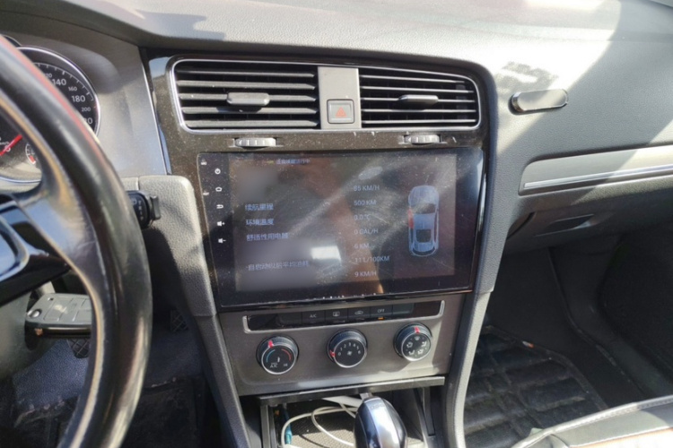 Volkswagen Golf 2015 car image #12