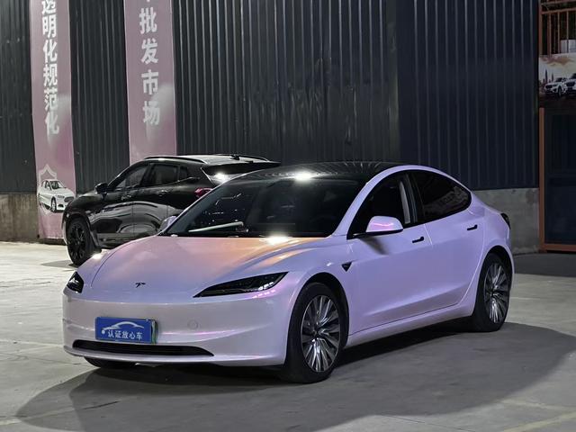 Tesla Model 3 2024 صورة سيارة #10
