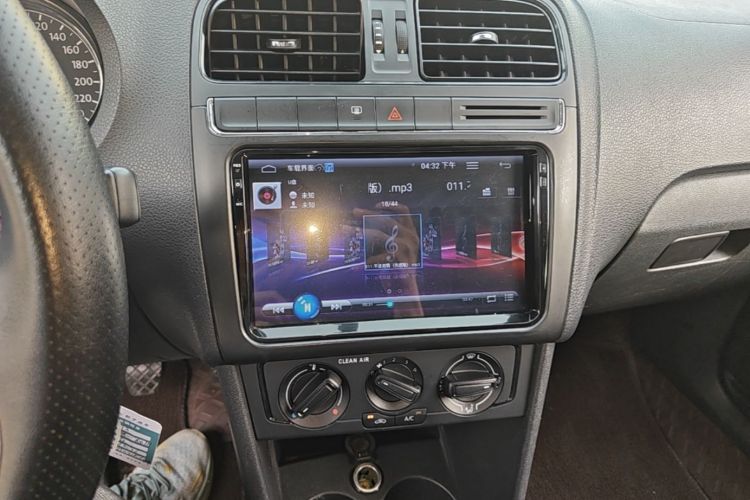 Volkswagen Polo 2016 #13 Volkswagen Polo 2016 car image #13