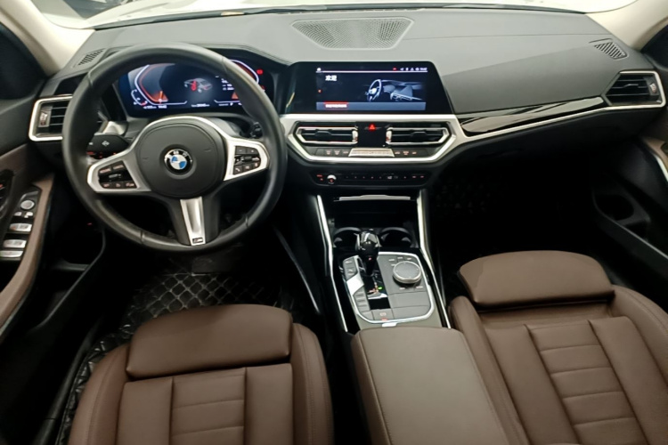 BMW 3 Series 2021 car image #10