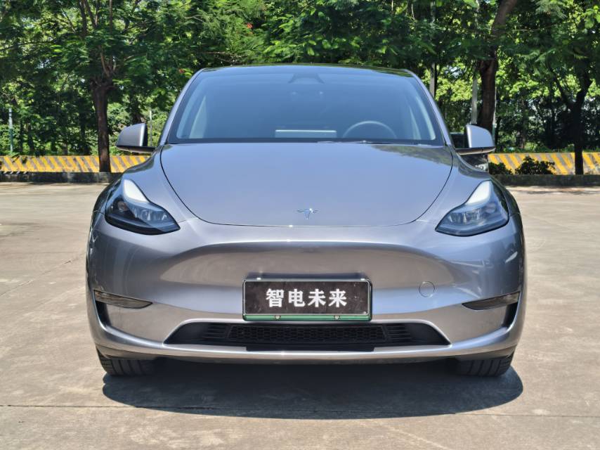 Tesla Model Y 2024 #2 Tesla Model Y 2024 car image #2