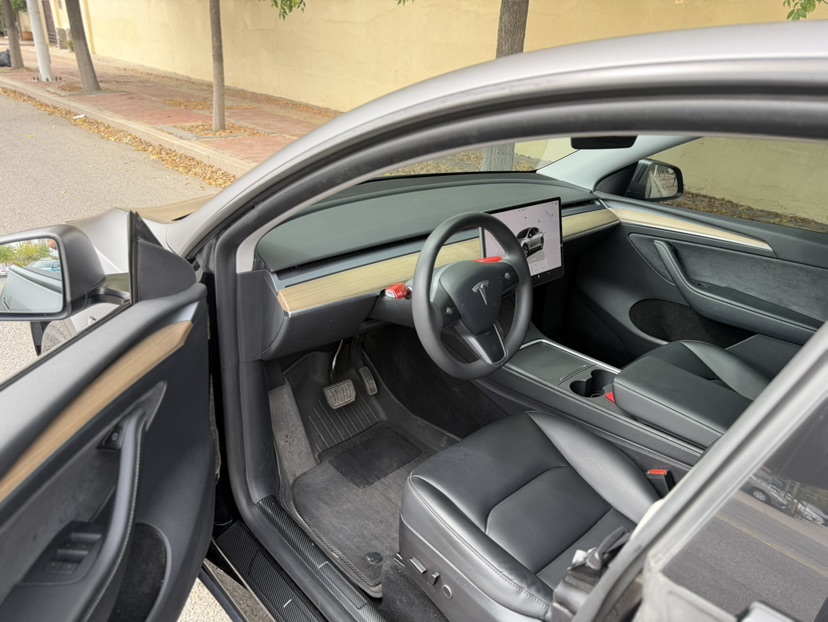Tesla Model Y 2023 #5 Tesla Model Y 2023 car image #5