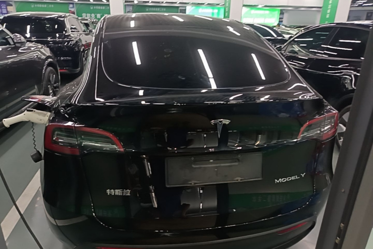 Tesla Model Y 2022 #6 Tesla Model Y 2022 immagine di auto #6