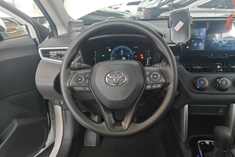 Toyota Corolla Cross 2024 image de voiture #11