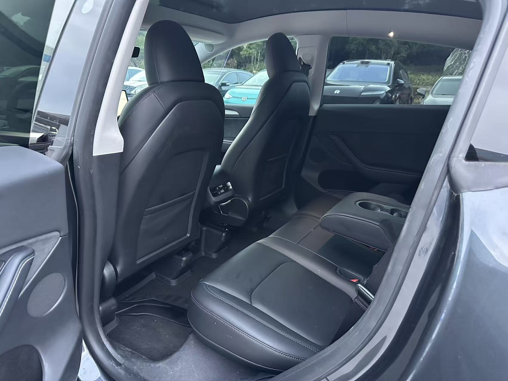 Tesla Model Y 2024 #6 Tesla Model Y 2024 car image #6