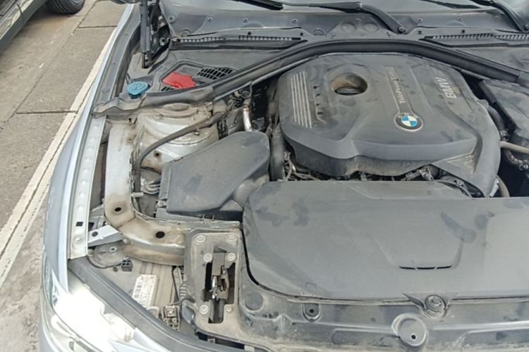 BMW 3 Series 2017 immagine di auto #23