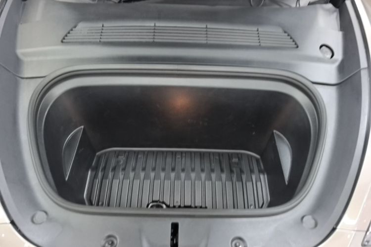 Tesla Model Y 2022 #20 Tesla Model Y 2022 car image #20