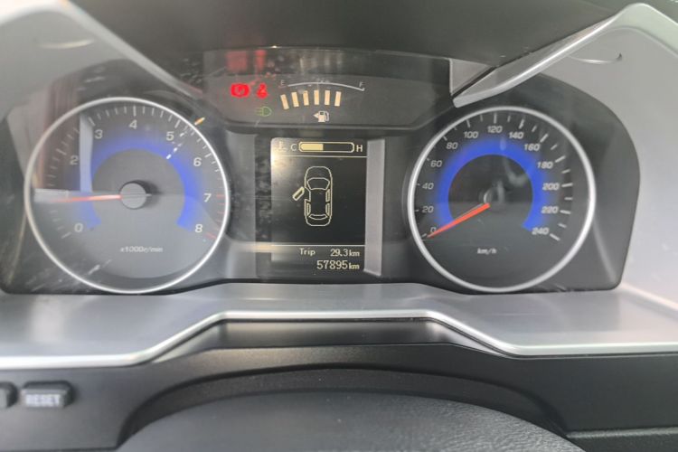 GEELY Emgrand 2015 #12 GEELY Emgrand 2015 car image #12