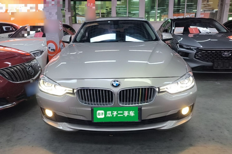 BMW 3 Series 2018 car image #3