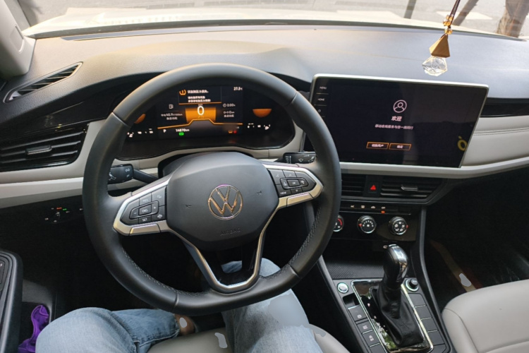 Volkswagen Bora 2025 صورة سيارة #10