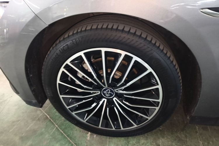 BYD Han 2023 car image #9