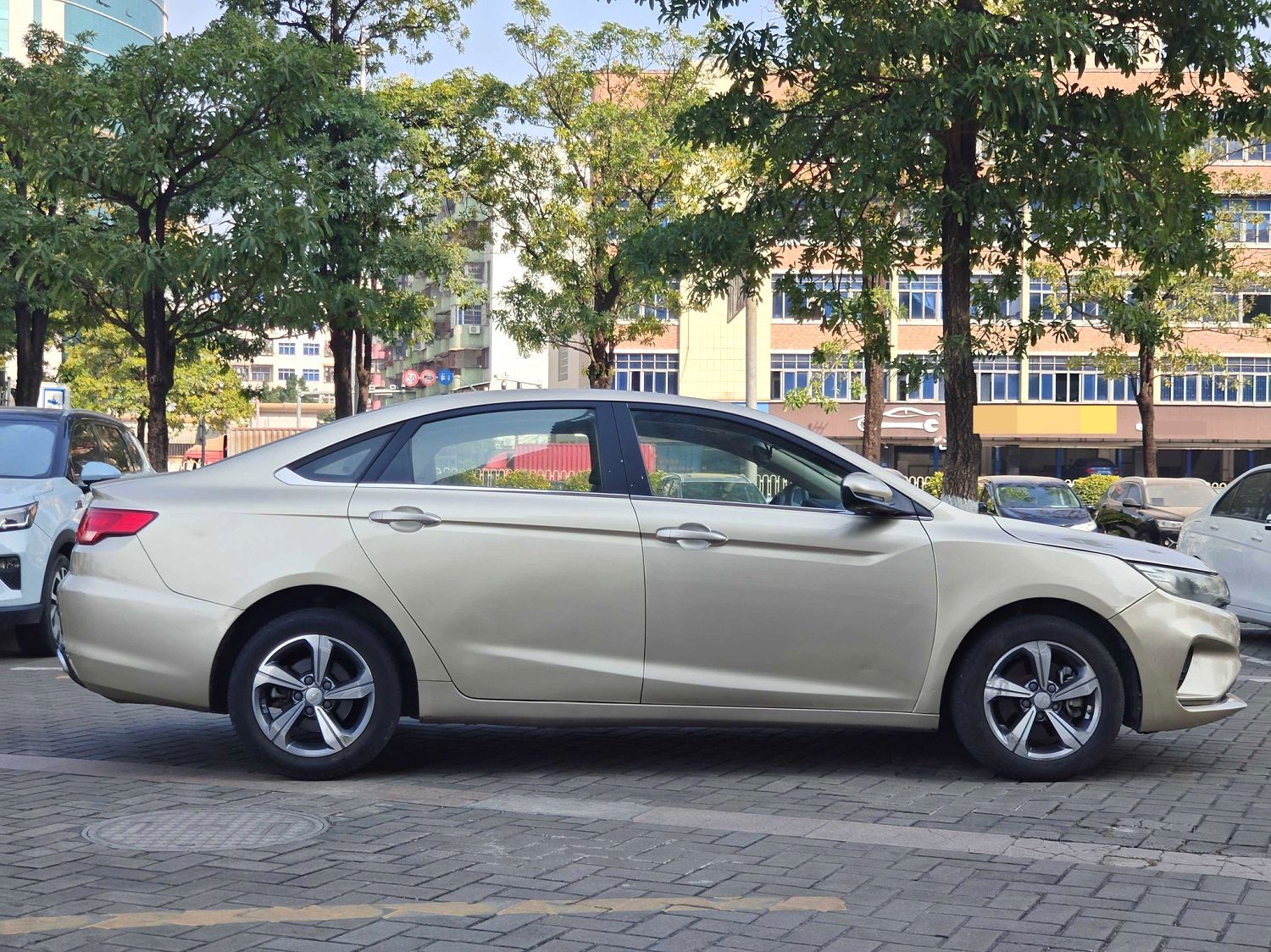 GEELY Emgrand GL 2018 immagine di auto #6