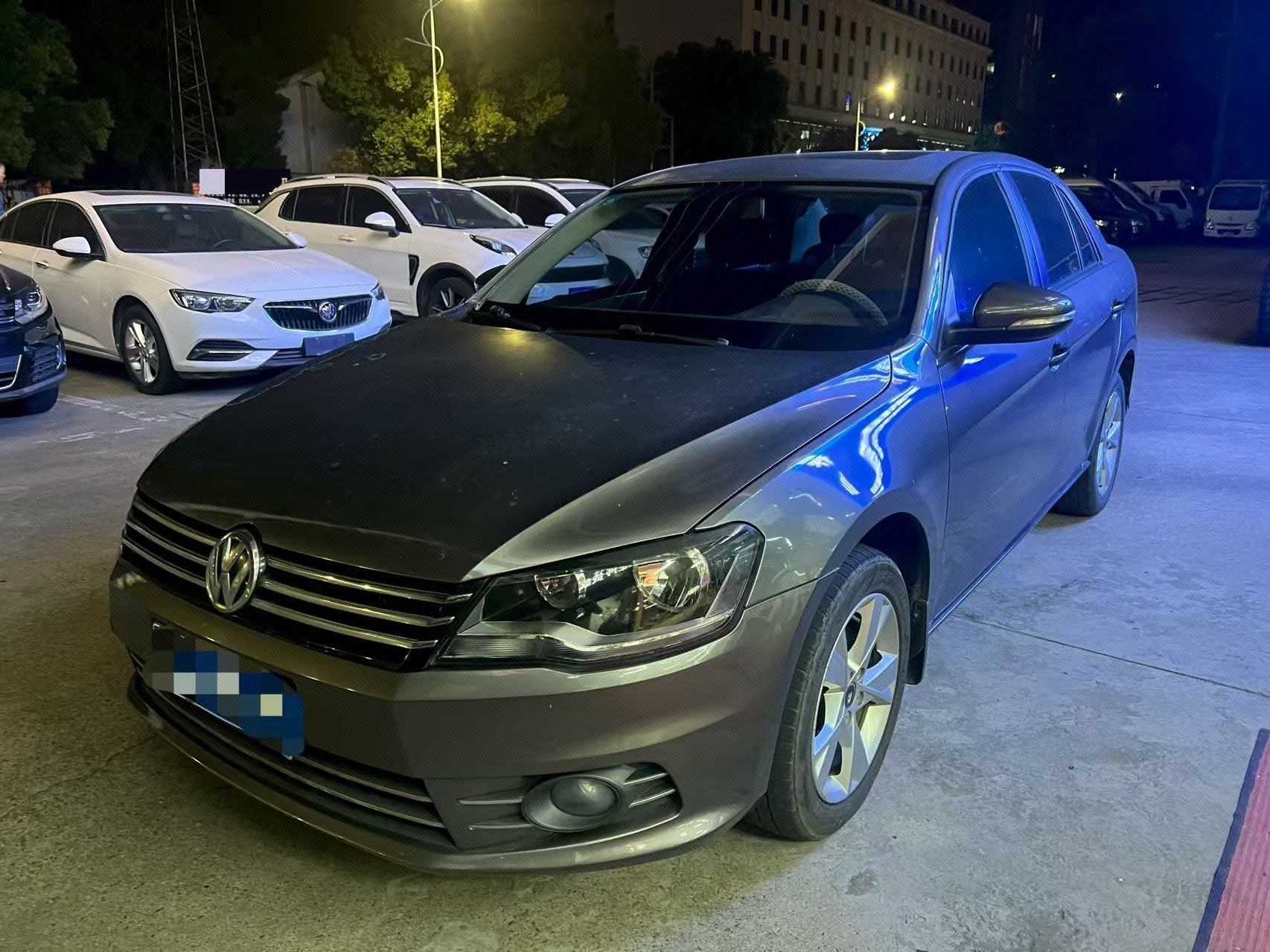 Volkswagen Bora 2014 car image 