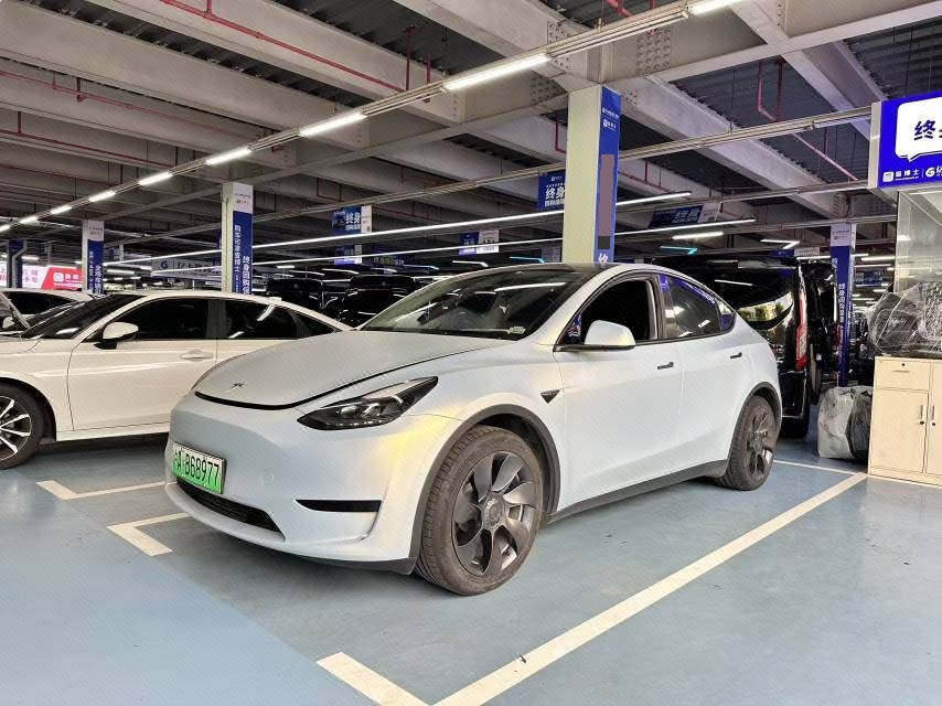 Tesla Model Y 2022 Tesla Model Y 2022 car image
