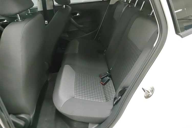 Volkswagen Polo 2017 car image #17