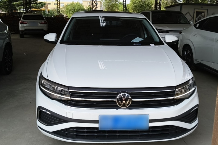 Volkswagen Bora 2026 car image #3