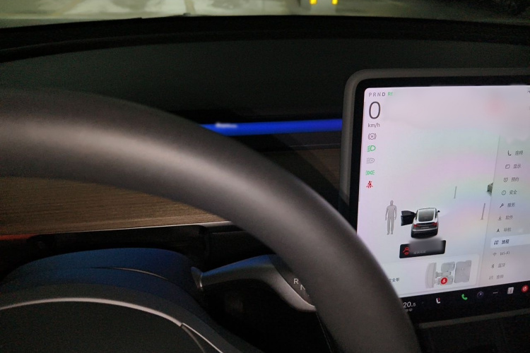 Tesla Model Y 2021 #16 Tesla Model Y 2021 car image #16