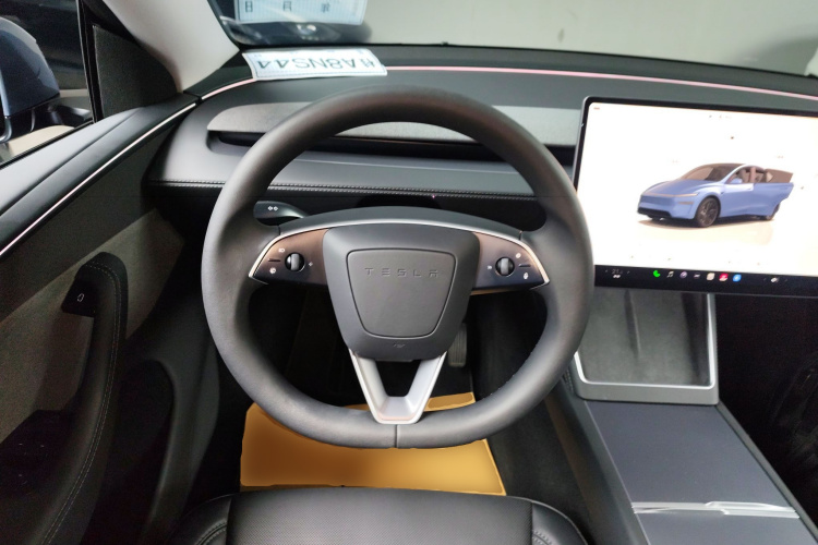 Tesla Model Y 2025 #11 Tesla Model Y 2025 car image #11