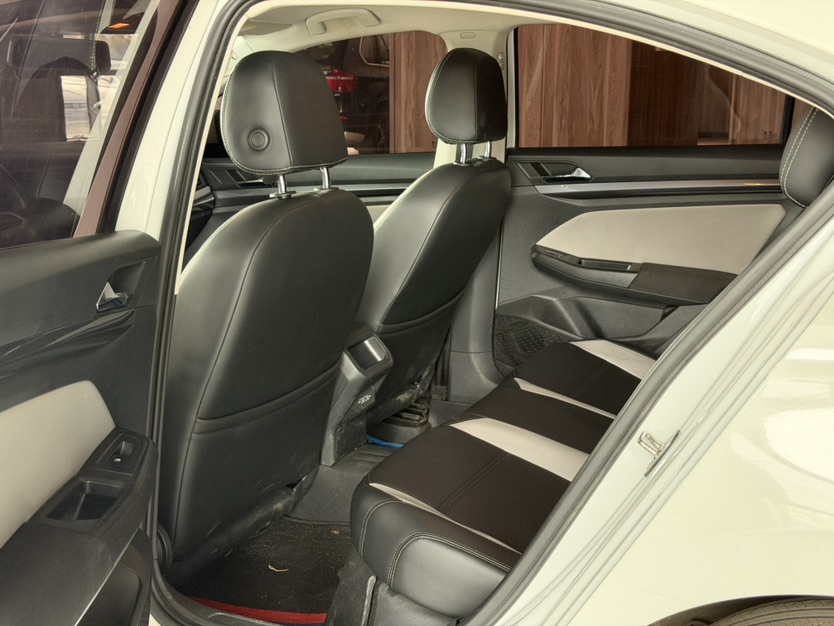 Volkswagen Bora 2023 car image #8